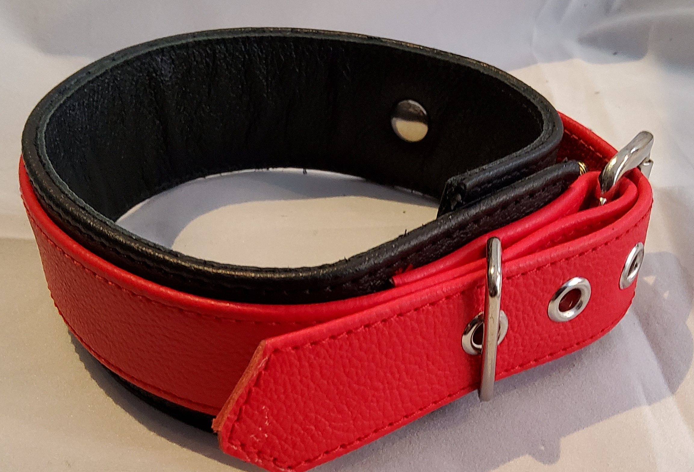 Leather Buckle Bucep Strap (Red/Black)
